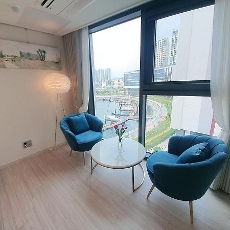 Lotte Castle Marina Aparthotel Yeosu Exterior photo