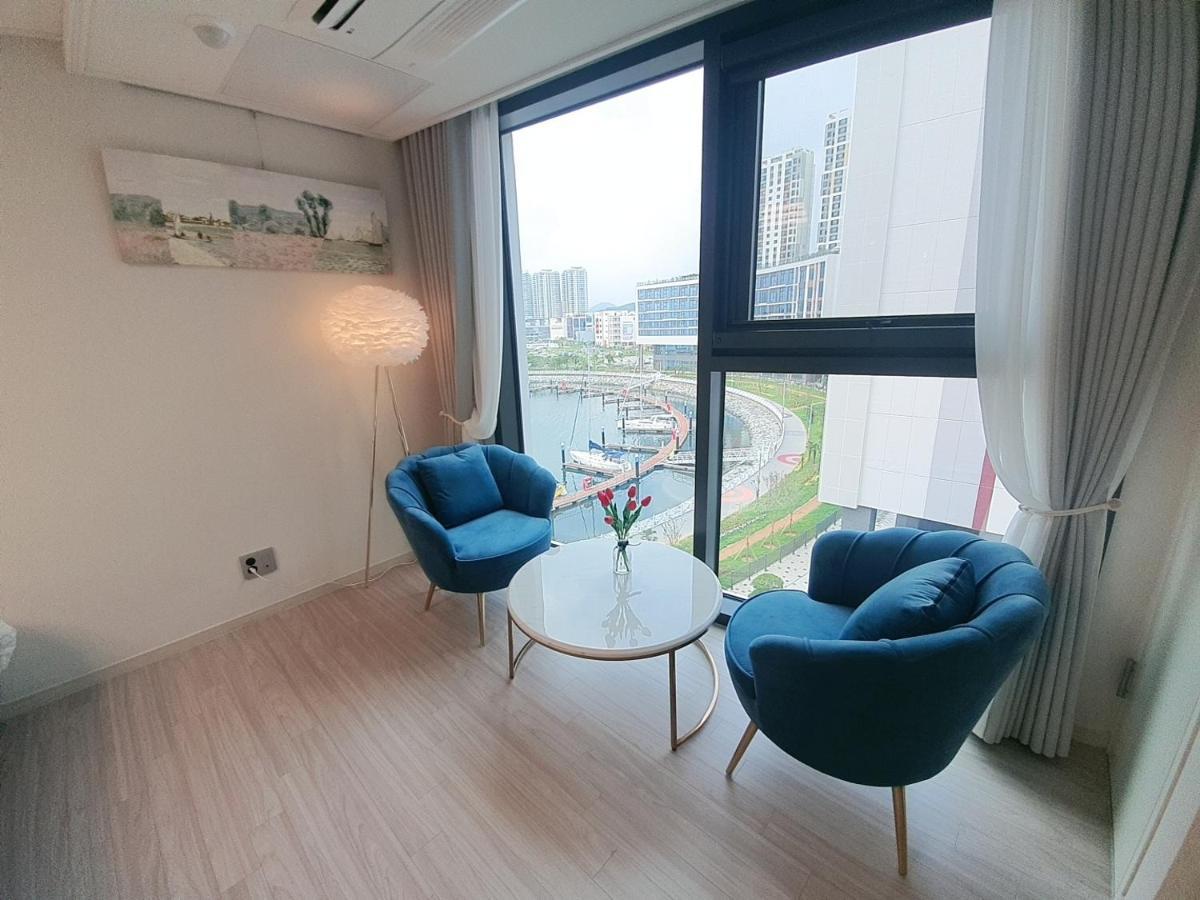Lotte Castle Marina Aparthotel Yeosu Exterior photo