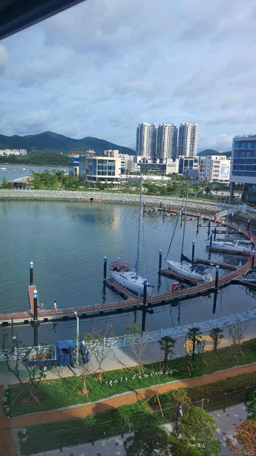 Lotte Castle Marina Aparthotel Yeosu Exterior photo